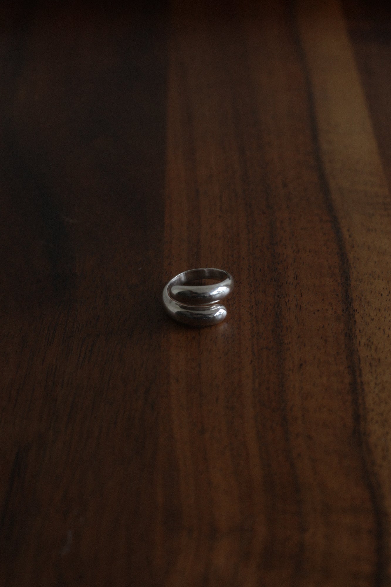 Modernist Huggy Ring