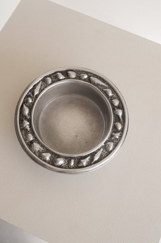 Wilton Armetale Seashell Bordered Bowl