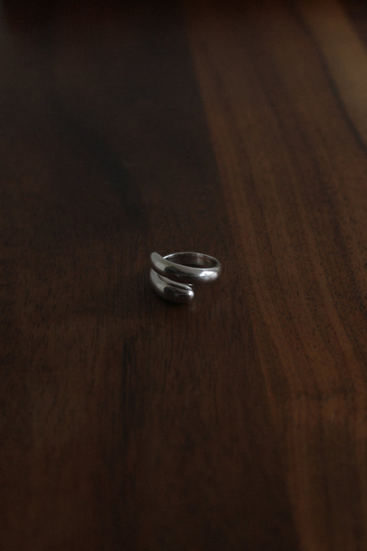 Modernist Huggy Ring